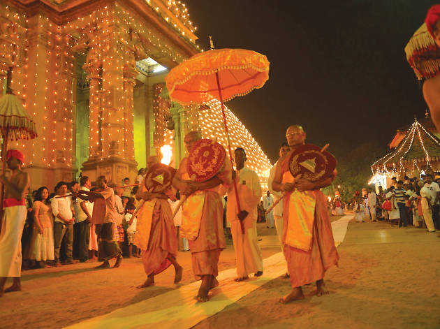 Duruthu Perahera